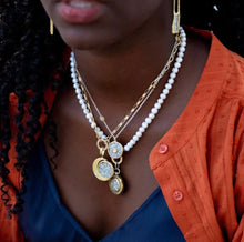 Load image into Gallery viewer, Waxing Poetic Rare Beauty Pearl Clip Necklace