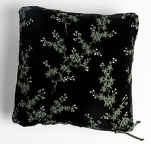 Load image into Gallery viewer, Bella Notte Linens Lynette Throw Pillow, 2 Sizes (18 colors)