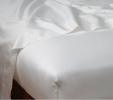 Load image into Gallery viewer, Bella Notte Linens Bria Fitted Sheet