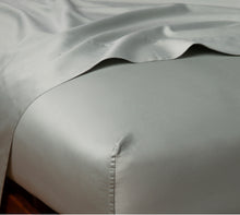 Load image into Gallery viewer, Bella Notte Linens Bria Fitted Sheet