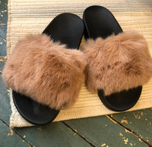 Load image into Gallery viewer, Camel Faux Fur Slides (Size 10)