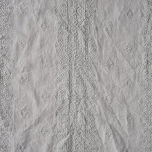 Load image into Gallery viewer, Bella Notte Linens Ines Guest Towel