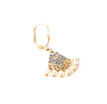 Load image into Gallery viewer, Lace Fan Earrings
