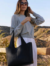Load image into Gallery viewer, HOBO Vida Tote

