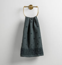 Load image into Gallery viewer, Bella Notte Linens Ines Guest Towel
