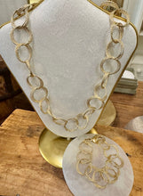 Load image into Gallery viewer, Cristina V Etched Circle Chain Bracelet
