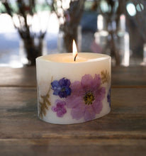 Load image into Gallery viewer, Roman Lavender Petite Oval Botanical Candle
