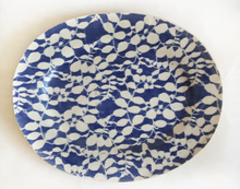 Load image into Gallery viewer, Terrafirma Ceramics Oval Platter, Medium, Cobalt Dot
