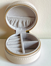 Load image into Gallery viewer, Velvet Jewelry Travel Case (4 colors)
