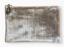 Load image into Gallery viewer, Silk Velvet Coin Purse (8 Colors)
