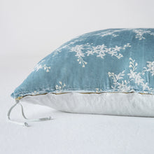 Load image into Gallery viewer, IN STOCK Bella Notte Linens Lynette 18x18 Throw Pillow, Cloud
