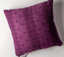Load image into Gallery viewer, Bella Notte Linens Ines Throw Pillow, 24" x 24"
