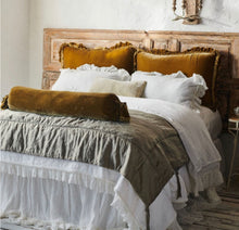 Load image into Gallery viewer, IN STOCK Bella Notte Linens Taline Throw Blanket, Cloud
