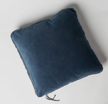 Load image into Gallery viewer, IN STOCK Bella Notte Linens Harlow 24"x24" Pillow, Midnight
