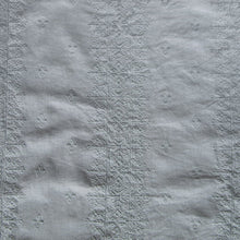 Load image into Gallery viewer, Bella Notte Linens Ines Guest Towel
