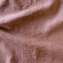 Load image into Gallery viewer, Bella Notte Linens Ines Guest Towel
