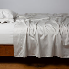 Load image into Gallery viewer, Bella Notte Linens Bria Fitted Sheet
