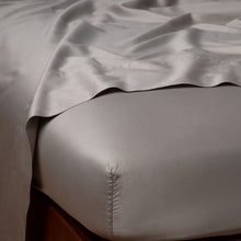 Load image into Gallery viewer, Bella Notte Linens Bria Fitted Sheet
