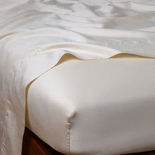 Load image into Gallery viewer, Bella Notte Linens Bria Fitted Sheet
