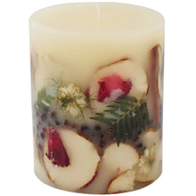 Load image into Gallery viewer, Spicy Apple Botanical Candle, 5.5"
